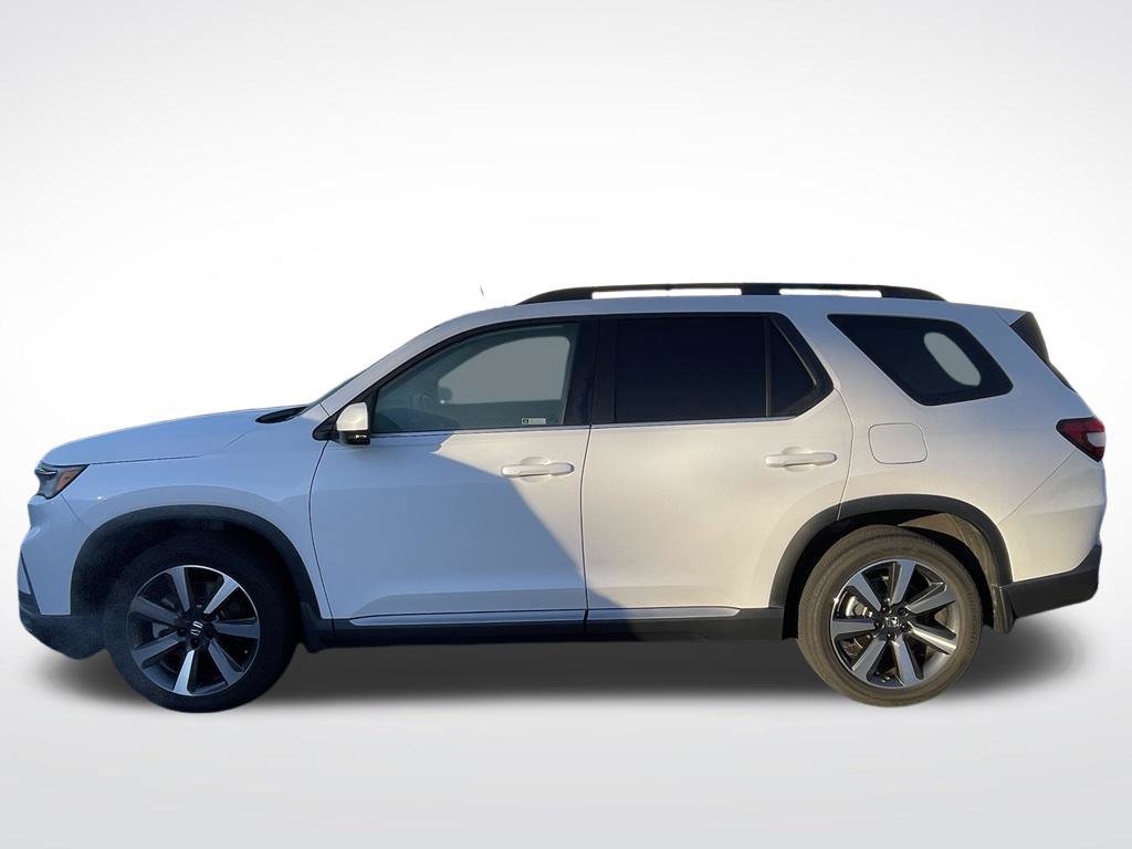 Used 2023 Honda Pilot Touring image 2