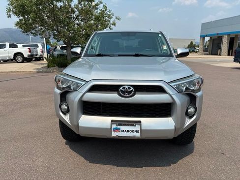 Used 2017 Toyota 4Runner SR5 AWD/4WD image 2
