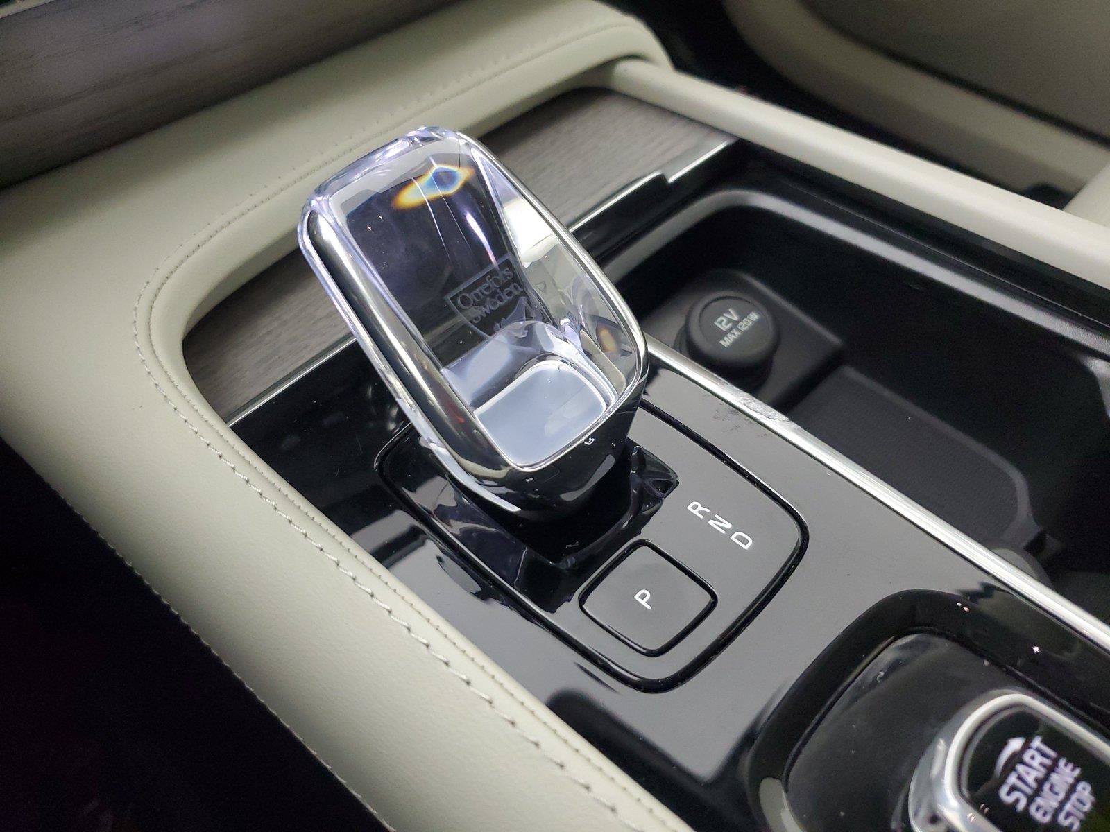 Certified 2024 Volvo XC90 B6 Ultimate w/ Protection Package Premier AWD/4WD image 32