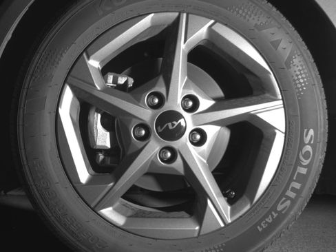 Used 2025 Kia K4 LXS image 12