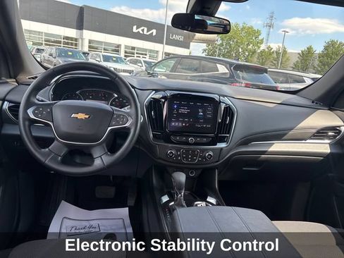 Used 2023 Chevrolet Traverse LT FWD image 14
