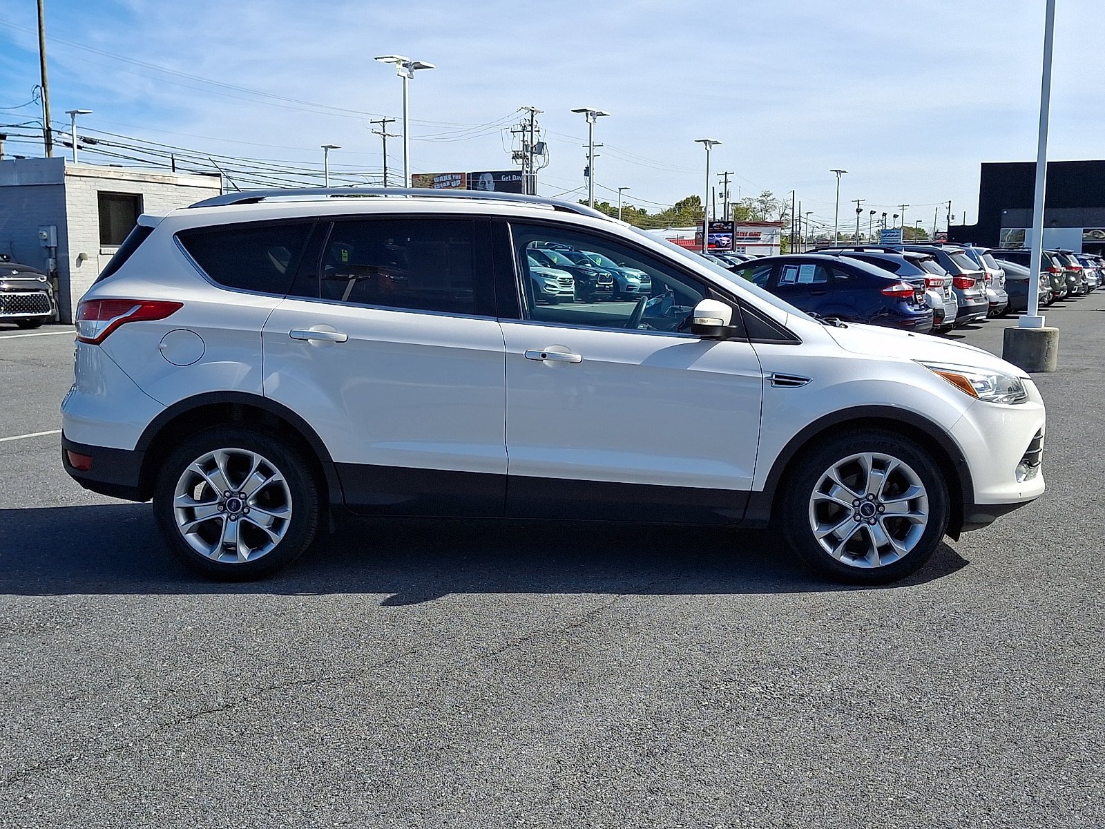 Used 2014 Ford Escape Titanium w/ Equipment Group 401A FWD image 4
