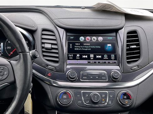 Used 2016 Chevrolet Impala LT w/ Convenience Package image 11