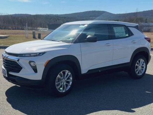 New 2026 Chevrolet TrailBlazer LS AWD/4WD image 4