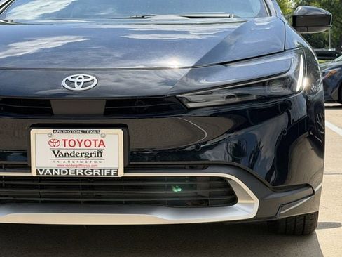 New 2026 Toyota Prius Plug-In Hybrid FWD image 9