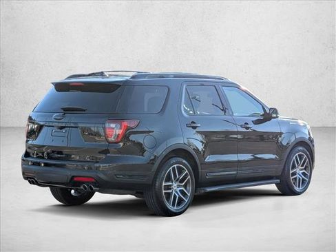 Used 2018 Ford Explorer Sport w/ Equipment Group 401A image 5