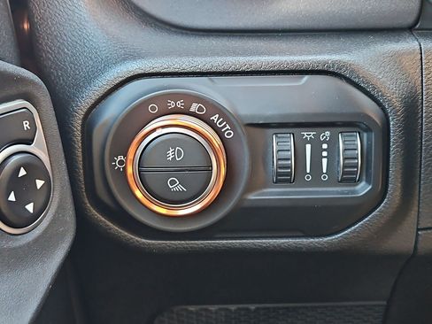 Used 2021 Jeep Gladiator Mojave w/ LED Lighting Group AWD/4WD image 22