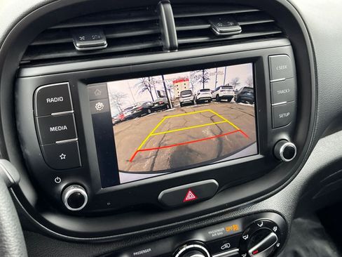 Used 2025 Kia Soul LX w/ LX Technology Package image 21