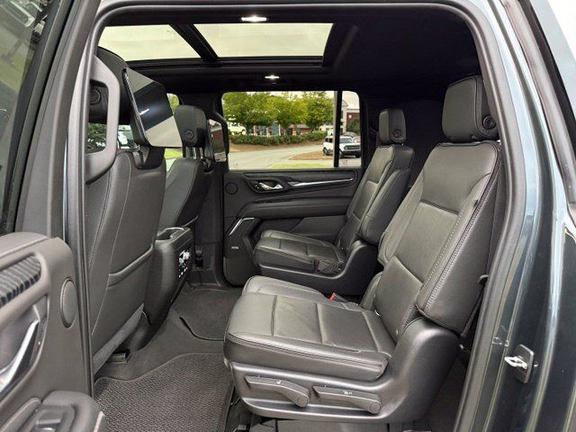 Used 2021 GMC Yukon XL Denali w/ Denali Premium Package AWD/4WD image 26