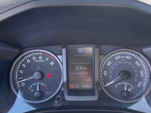 Used 2020 Toyota Tacoma TRD Off-Road w/ TRD Premium Off Road Package AWD/4WD image 34
