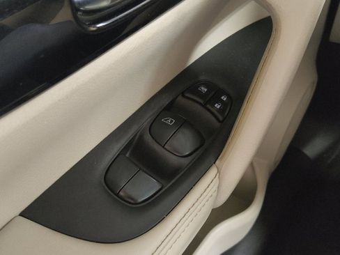 Used 2019 Nissan Rogue Sport SV w/ Technology Package FWD image 27