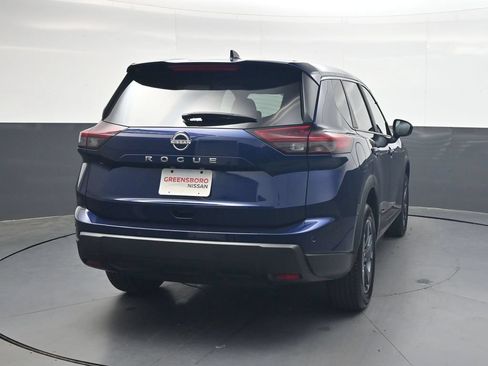 Used 2025 Nissan Rogue SV FWD image 5