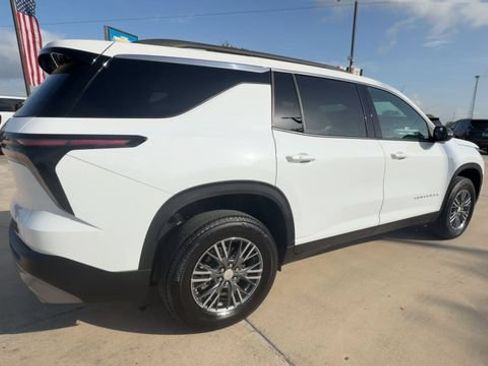 Certified 2026 Chevrolet Traverse LT AWD/4WD image 8
