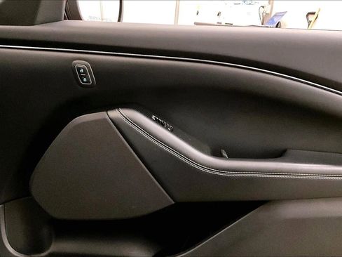 Used 2022 Ford Mustang Mach-E Select image 23