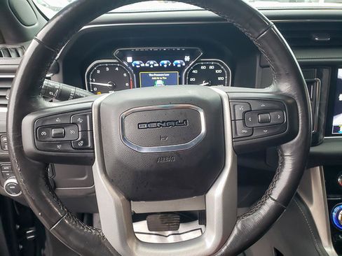 Used 2021 GMC Yukon Denali w/ LPO, Illumination Package image 16