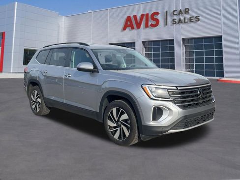Used 2025 Volkswagen Atlas SE AWD/4WD image 3