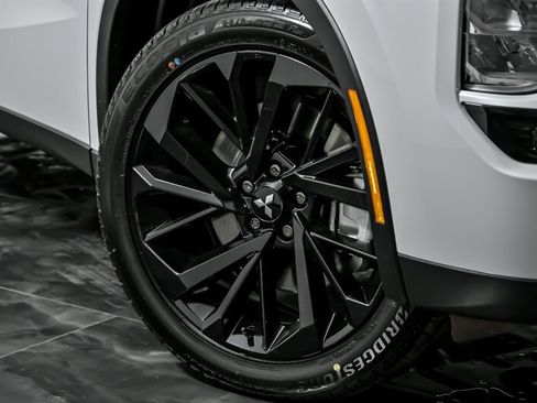 New 2025 Mitsubishi Outlander SEL Black Edition image 3