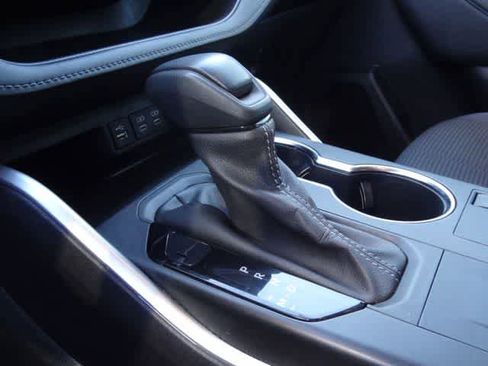 Used 2023 Toyota Highlander L image 16