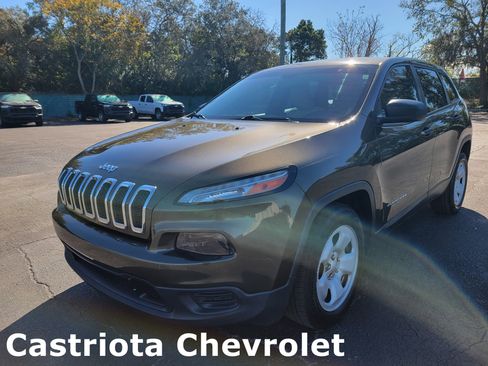 Used 2016 Jeep Cherokee Sport image 1