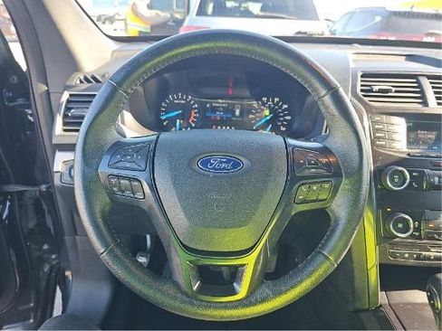 Used 2019 Ford Explorer XLT FWD image 6