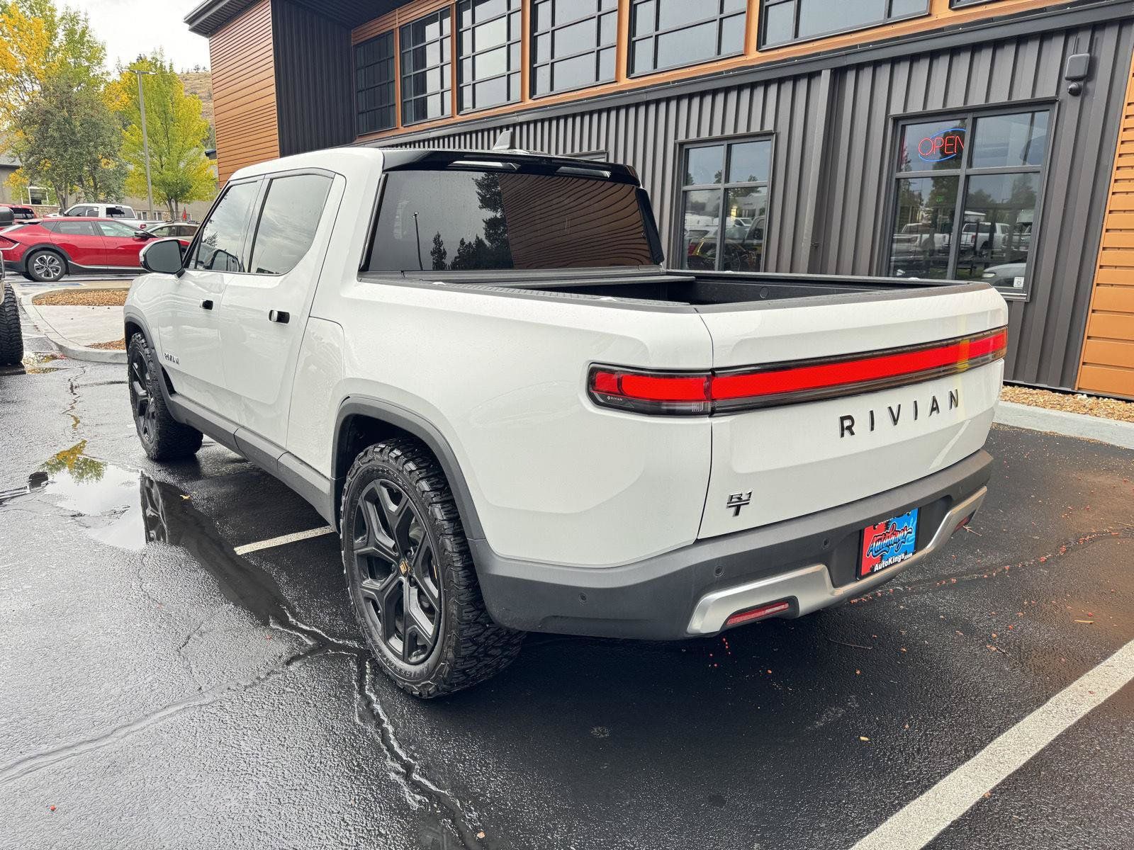 Used 2024 Rivian R1T Adventure Dual AWD/4WD image 3
