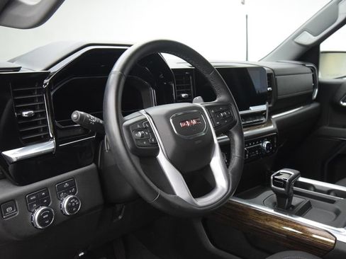 Used 2023 GMC Sierra 1500 Elevation w/ X31 Off-Road Package AWD/4WD image 16