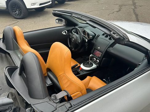 Used 2007 Nissan 350Z Grand Touring RWD image 12