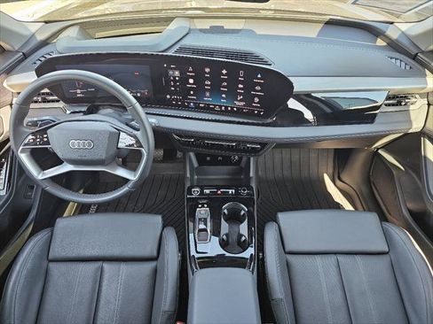 Used 2025 Audi Q6 e-tron Premium Plus w/ Premium Plus AWD/4WD image 4