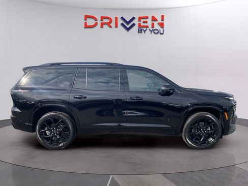 New 2026 Chevrolet Traverse RS w/ LPO, Floor Liner Package image 6