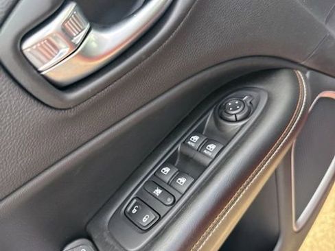 Used 2021 Jeep Compass Latitude image 14