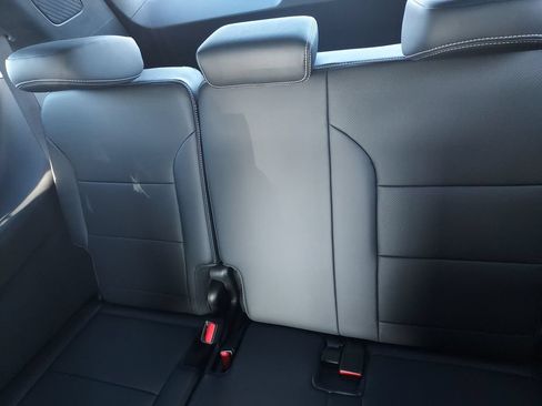 New 2027 Chevrolet Traverse LT FWD image 24