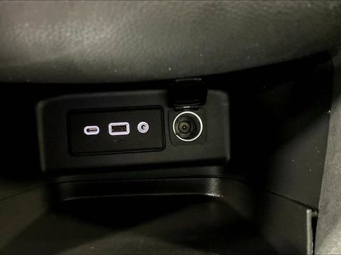 Used 2021 Chevrolet Equinox LT FWD image 16