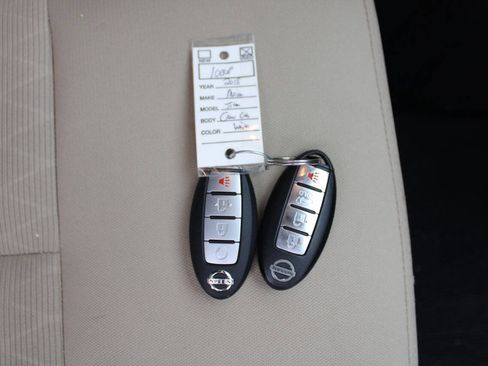 Used 2018 Nissan Titan SV image 39