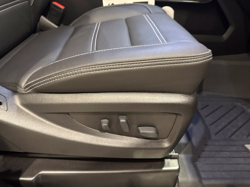 Used 2019 GMC Sierra 3500 Denali w/ Duramax Plus Package AWD/4WD image 13