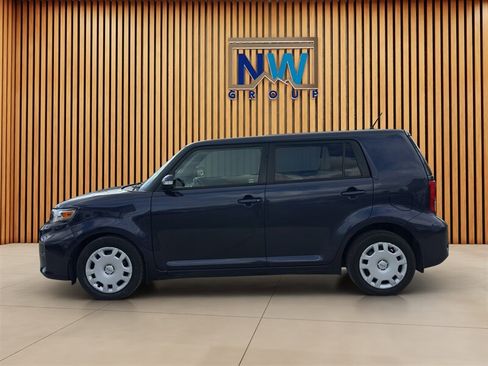 Used 2012 Scion xB FWD image 24