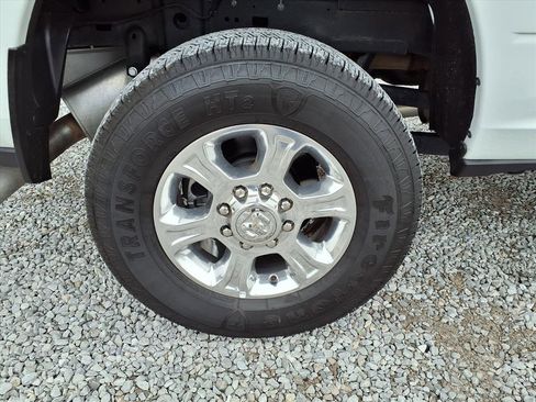 Used 2024 RAM 2500 Big Horn w/ Bed Utility Group image 38