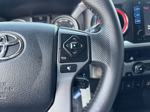 Used 2017 Toyota Tacoma SR5 image 26