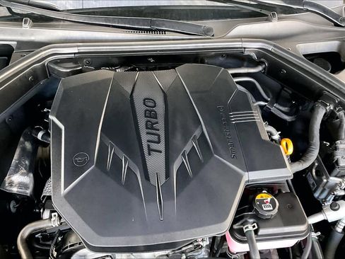 Used 2025 Genesis G70 2.5T image 28