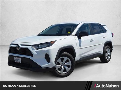 Used 2022 Toyota RAV4 LE FWD image 1