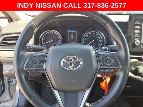 Used 2022 Toyota Camry SE image 19