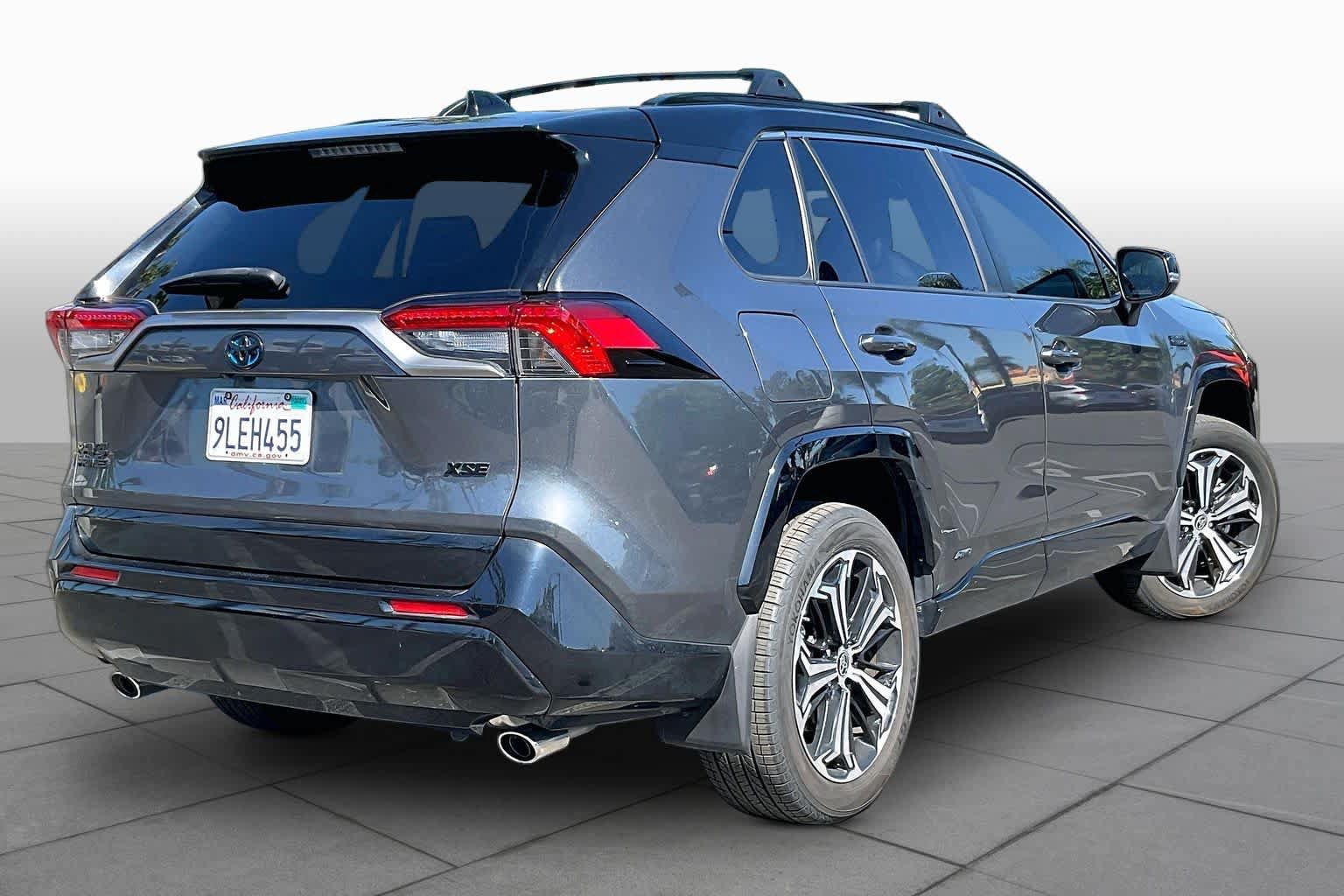 Used 2024 Toyota RAV4 XSE w/ Weather Package AWD/4WD image 12