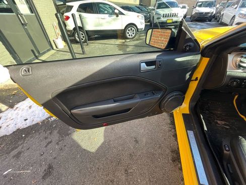 Used 2005 Ford Mustang GT Premium image 12