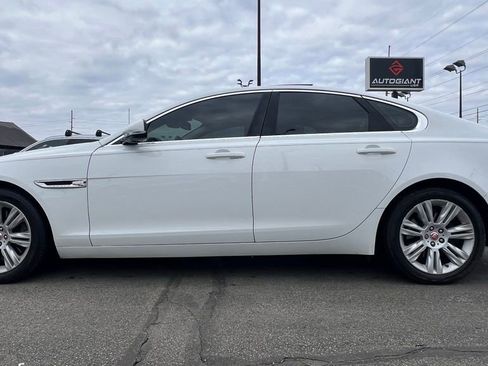 Used 2016 Jaguar XF Premium image 3