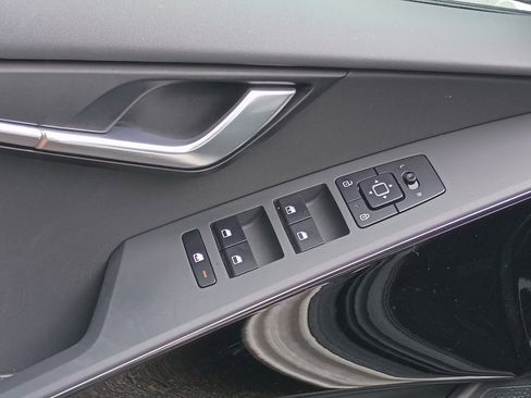 Used 2024 Kia Niro Wind w/ Wind Preserve Package image 12