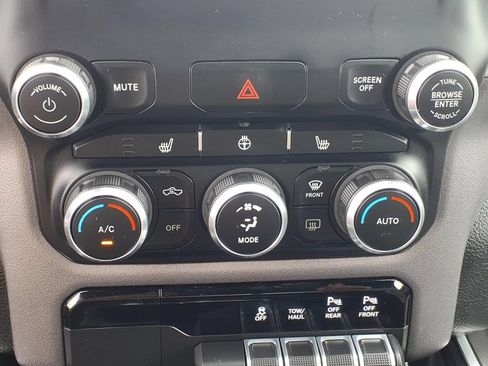 Used 2022 RAM 1500 Big Horn AWD/4WD image 7