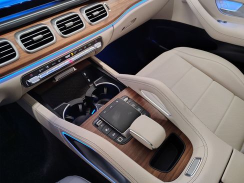 Used 2025 Mercedes-Benz GLE 350 4MATIC image 25