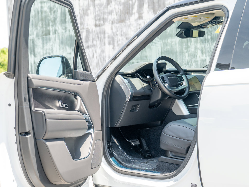 New 2026 Land Rover Range Rover SE AWD/4WD image 10