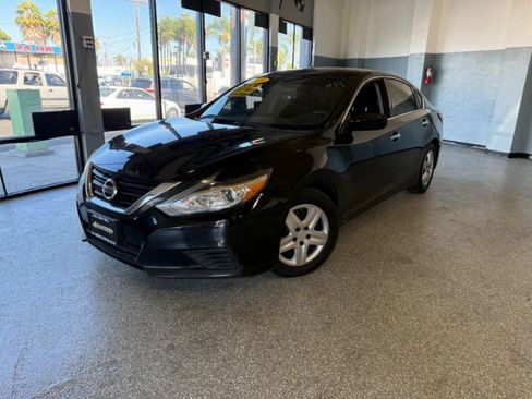 Used 2018 Nissan Altima 2.5 S w/ S Convenience Package FWD image 3