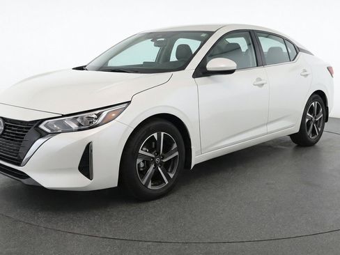 Used 2025 Nissan Sentra SV FWD image 3