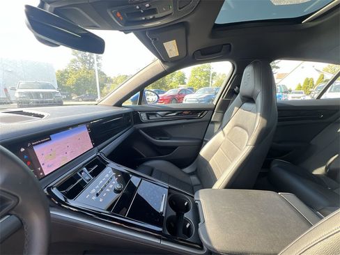 Used 2025 Porsche Panamera 4 image 11